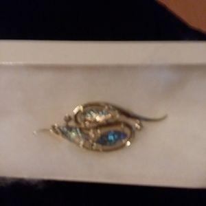 Ladies lapel pin